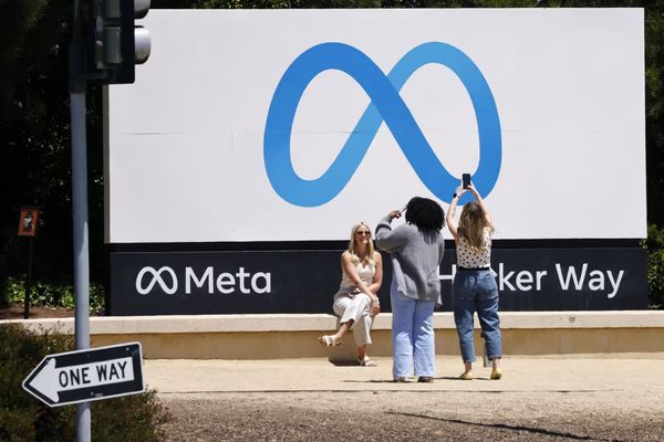 【科技新聞】Meta 暫停 AI 招募：狂挖 50+ 菁英後，投資人憂「燒錢換股權」稀釋回報