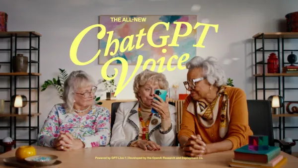 三位長者使用手機體驗由 GPT-Live 驅動的 ChatGPT Voice