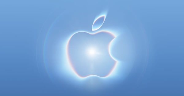 Apple 2026 秋季發布會官方主視覺，藍色光暈中央為發光 Apple 標誌