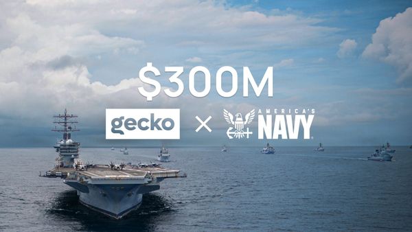 Gecko Robotics 海軍合約擴充官方圖片，船艦上方標示 300M 與雙方標誌