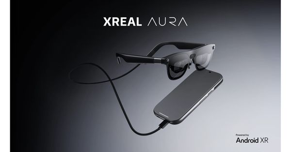XREAL AURA 官方產品圖，呈現透明鏡片、有線眼鏡與口袋運算盒。