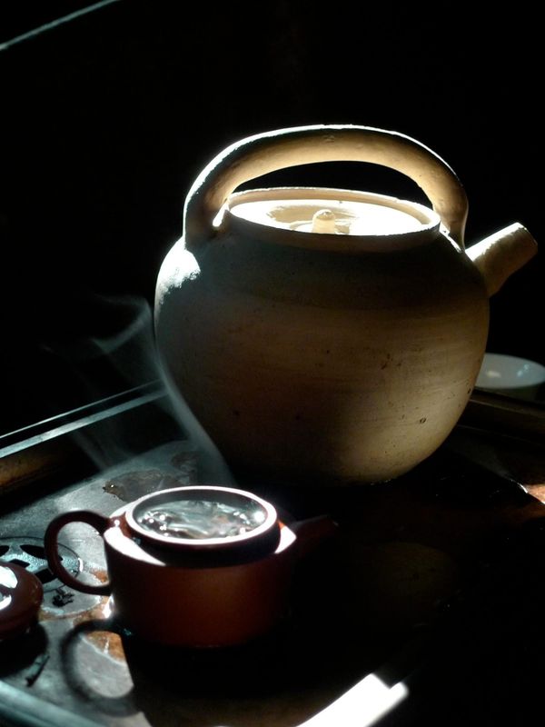 紫砂壺市場偽造内幕を暴く