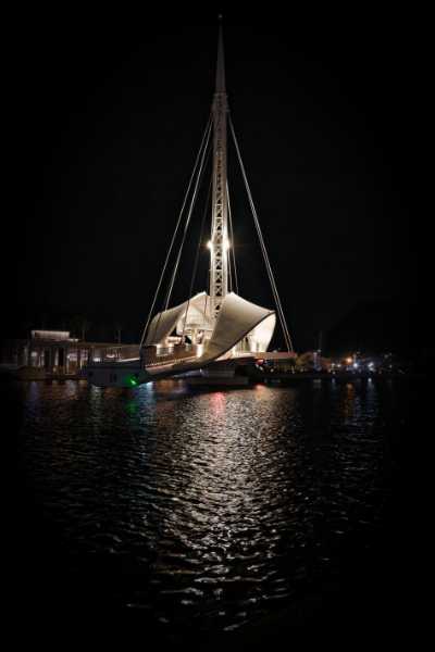 Great Harbor Bridge mid-rotation at night.