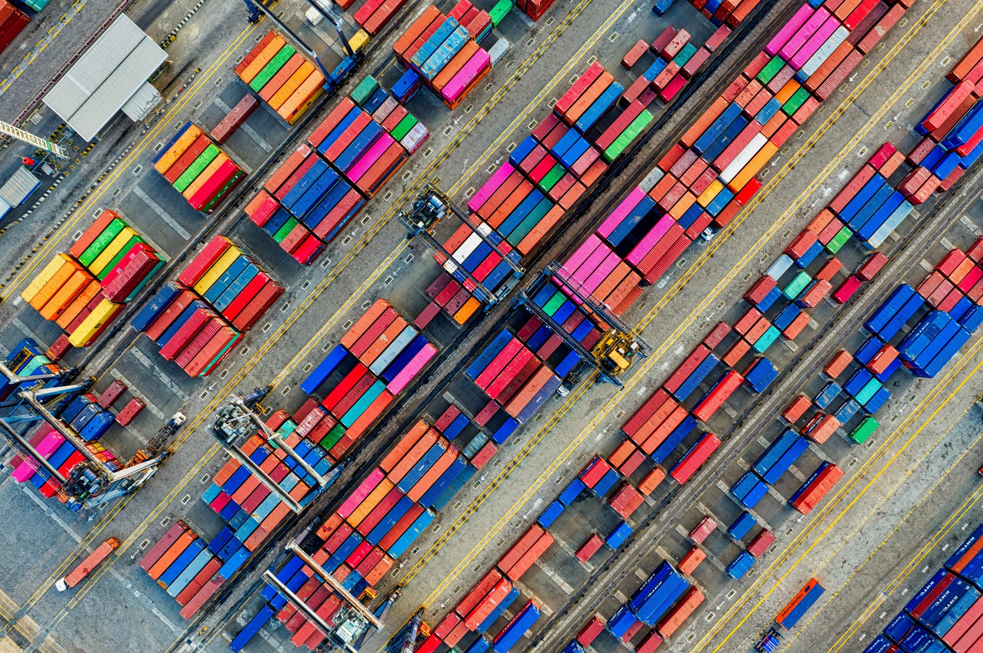 Saudi Trade Data in 2025: What April’s Imports Reveal About Founder Opportunities