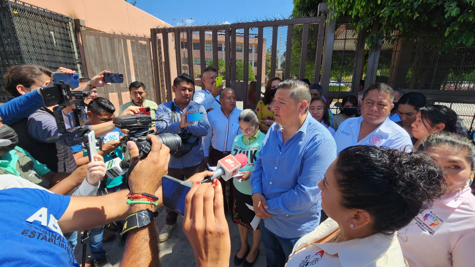 sindicato arremete contra congreso