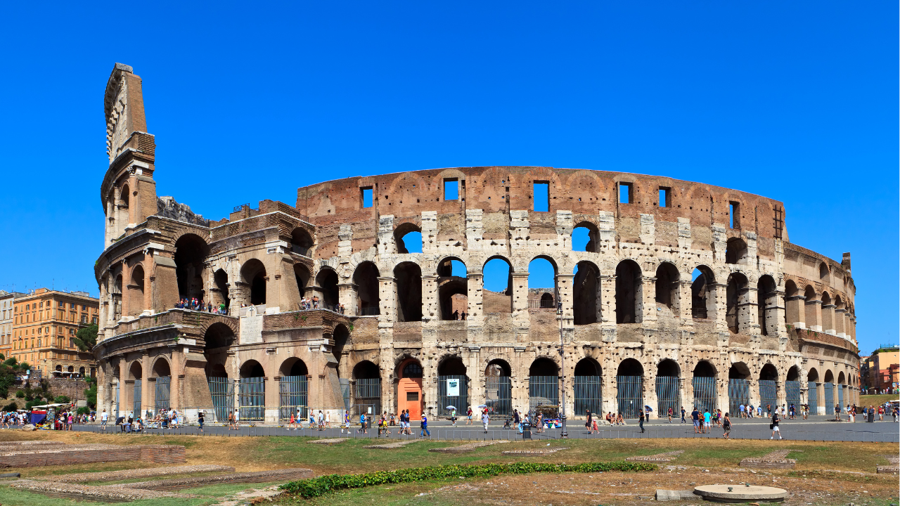 vandalizan coliseo romano
