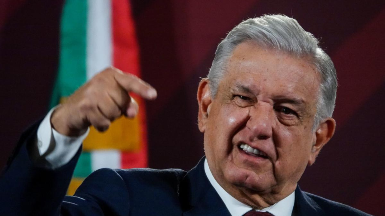 señora se tatua cara de amlo presidente de mexico