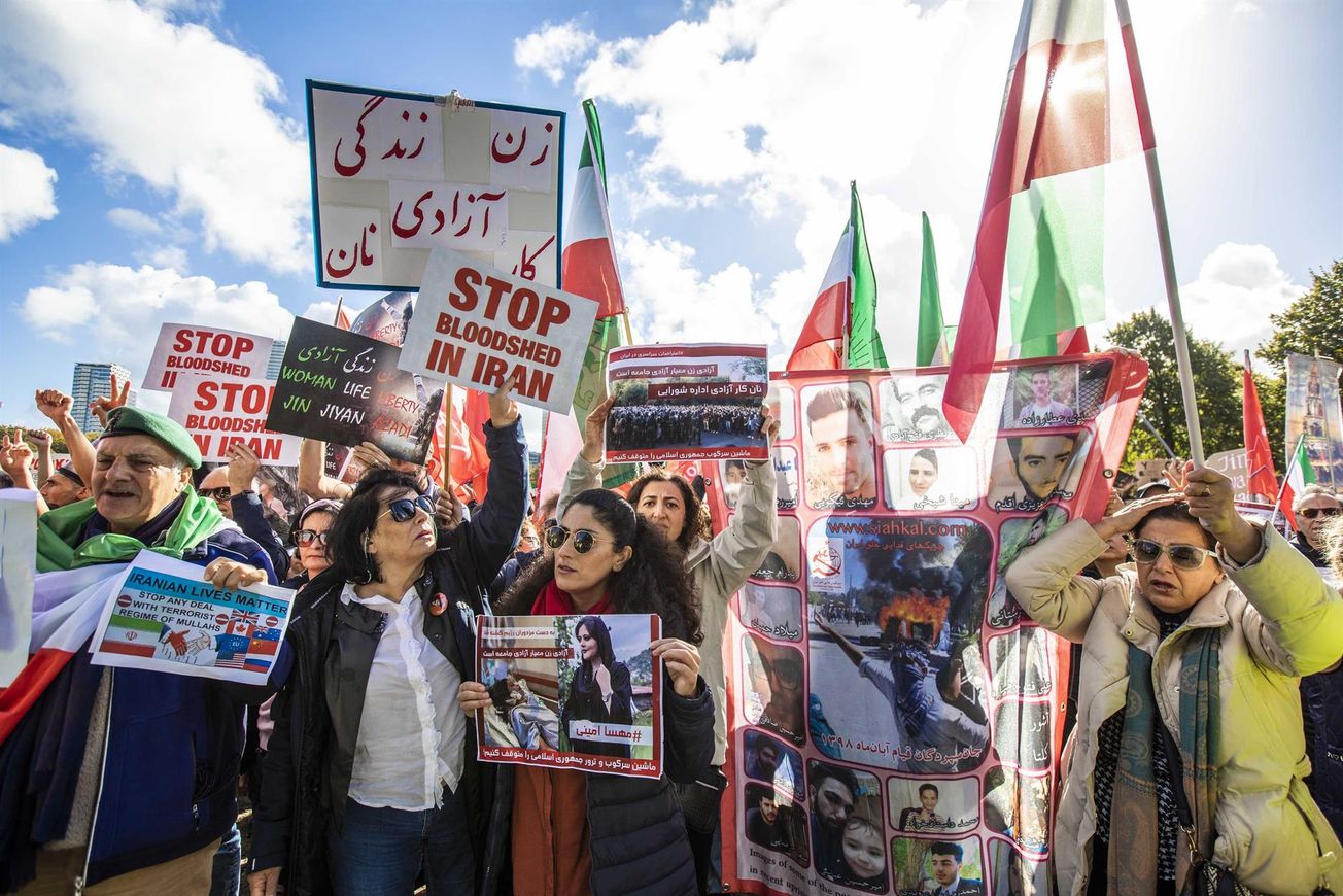 Ejecutan a una persona envuelta en protestas, en Irán