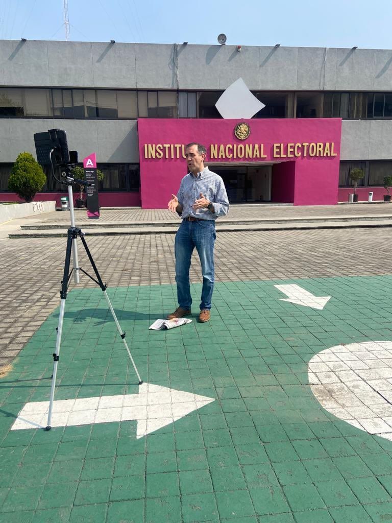Lorenzo Córdova es acusado de promover marcha con recursos del INE
