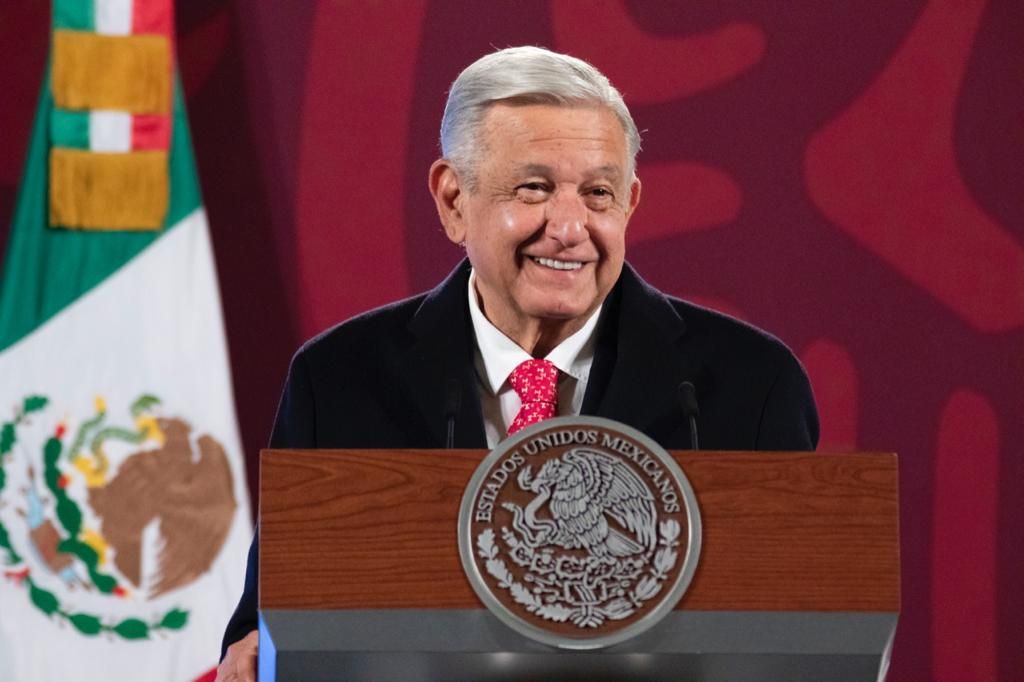 Acepta AMLO que diputados cometieron "error" en aprobación del "Plan B" de la Reforma Electoral