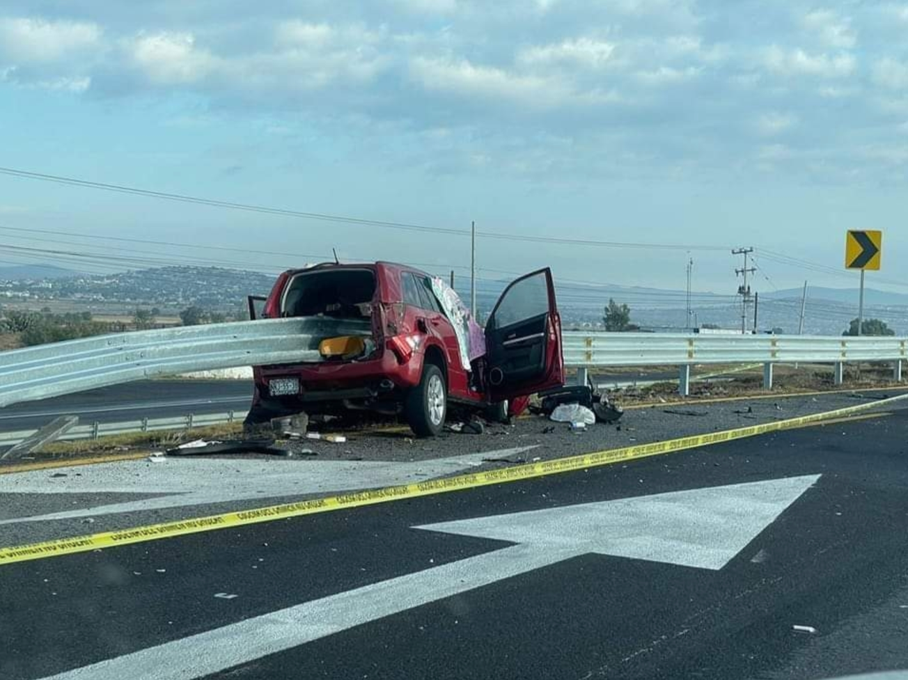 Se accidenta familia en la México- Pachuca, hijo sobrevive