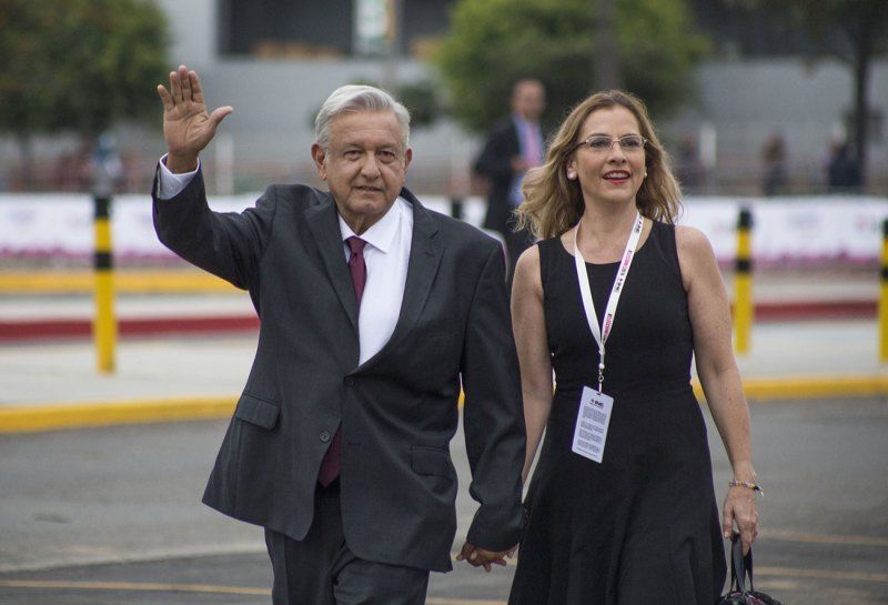 Revela amlo embarazo de Beatriz Gutiérrez Müller