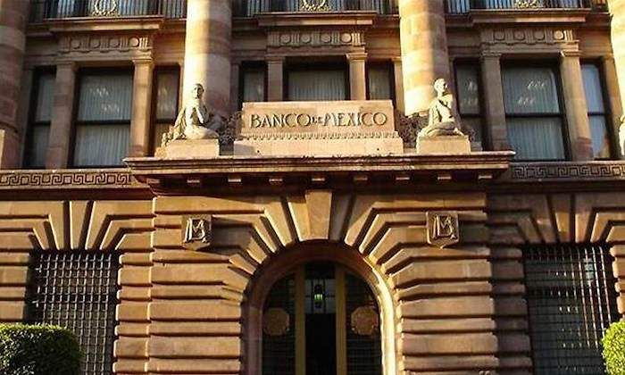 Banxico sube a 10.5% tasa de interés