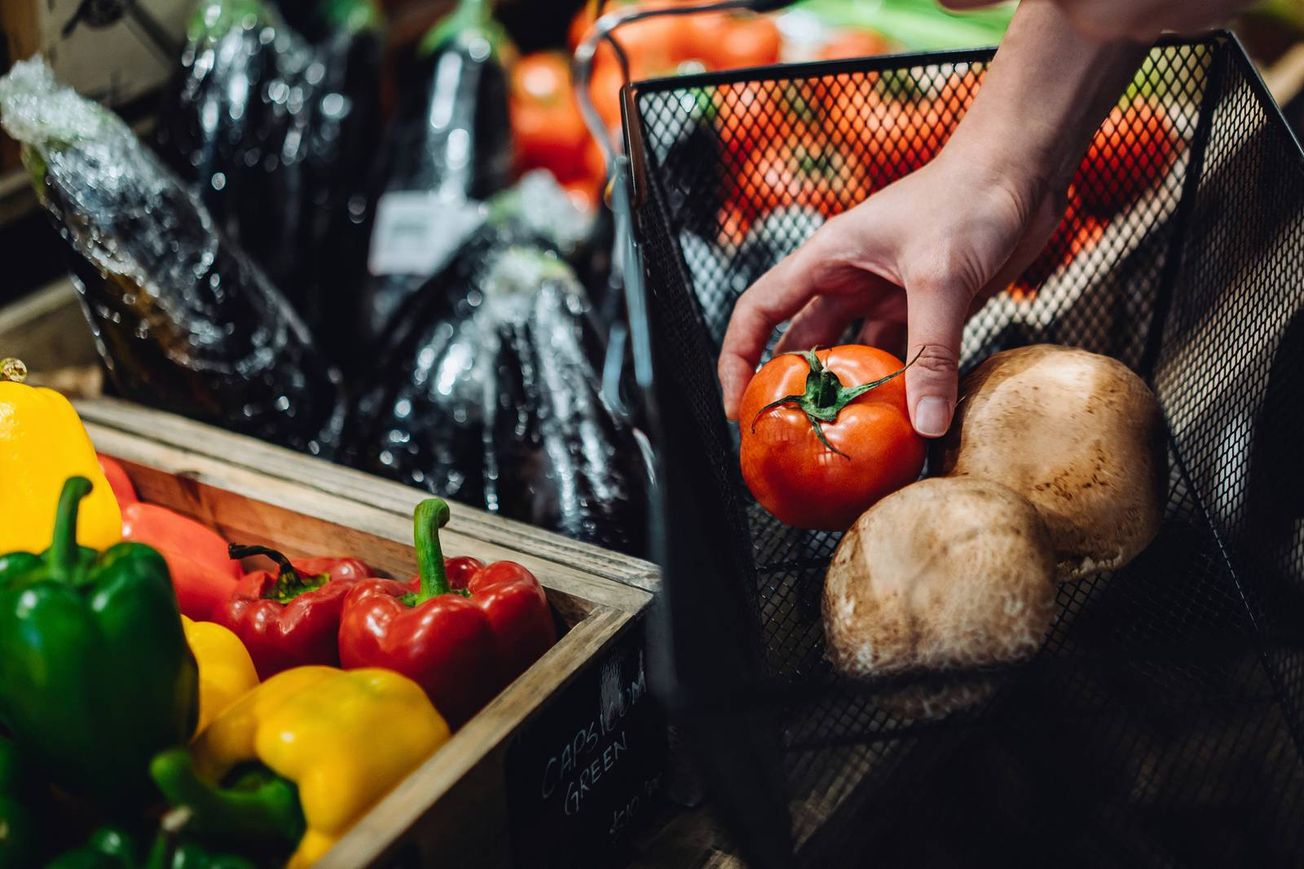 España quitará impuestos a la comida, por 6 meses