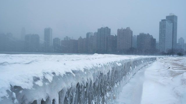 Alrededor de 30 personas fallecidas por tormenta invernal en EE.UU.