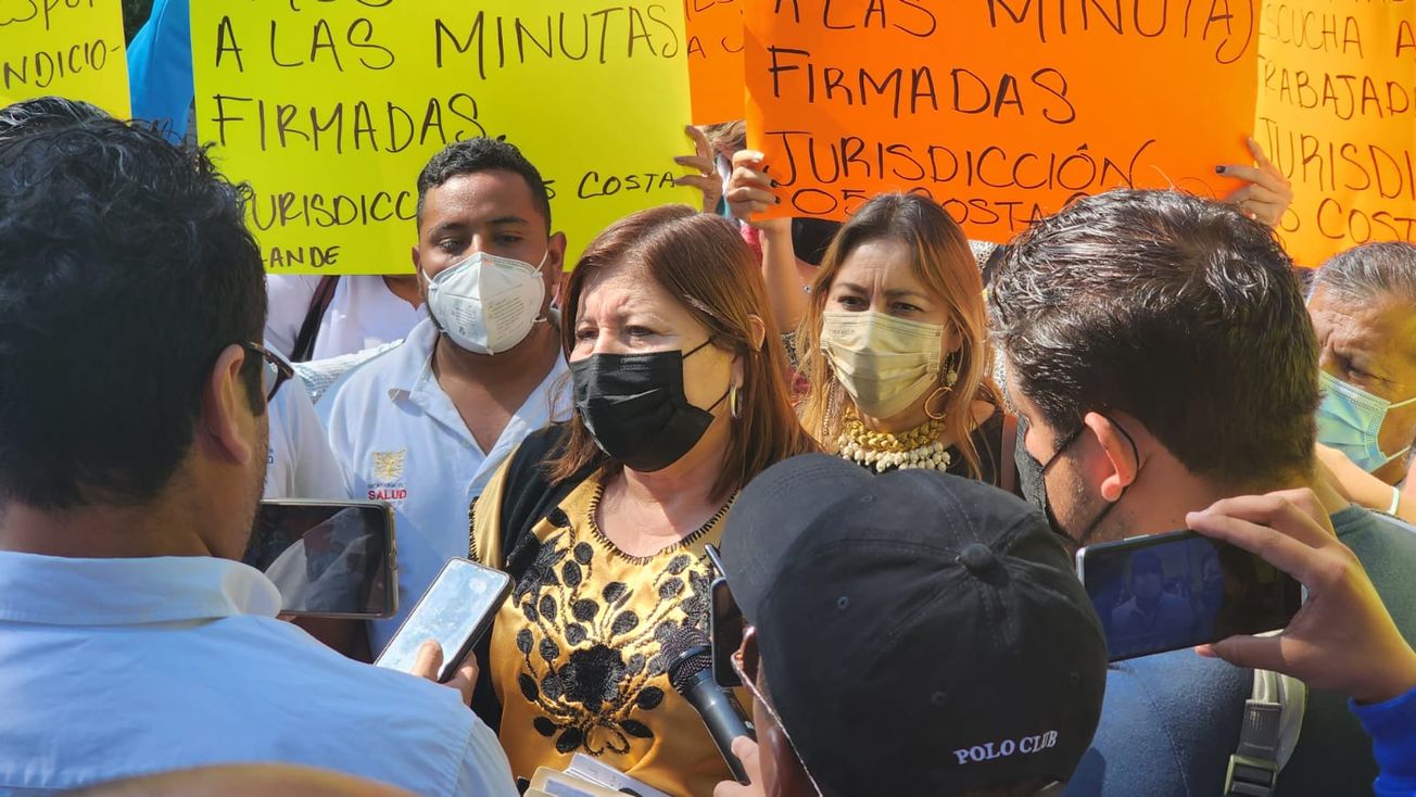 Protesta sindicato de salud para exigir la destitución de dos directivos