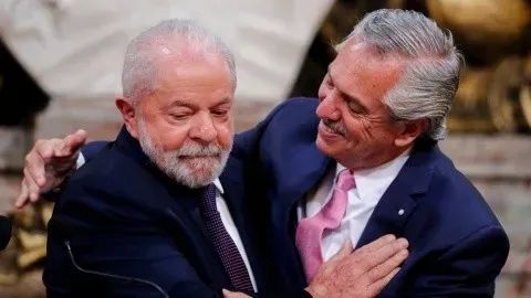 Prevén Brasil y Argentina crear una nueva moneda común