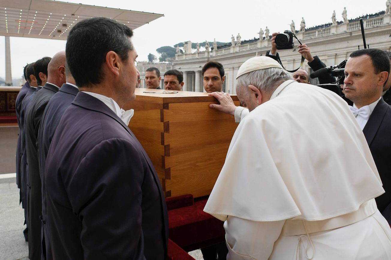 Despiden a Benedicto XVI