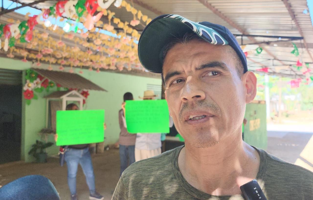 Piden liberación de policías comunitarios