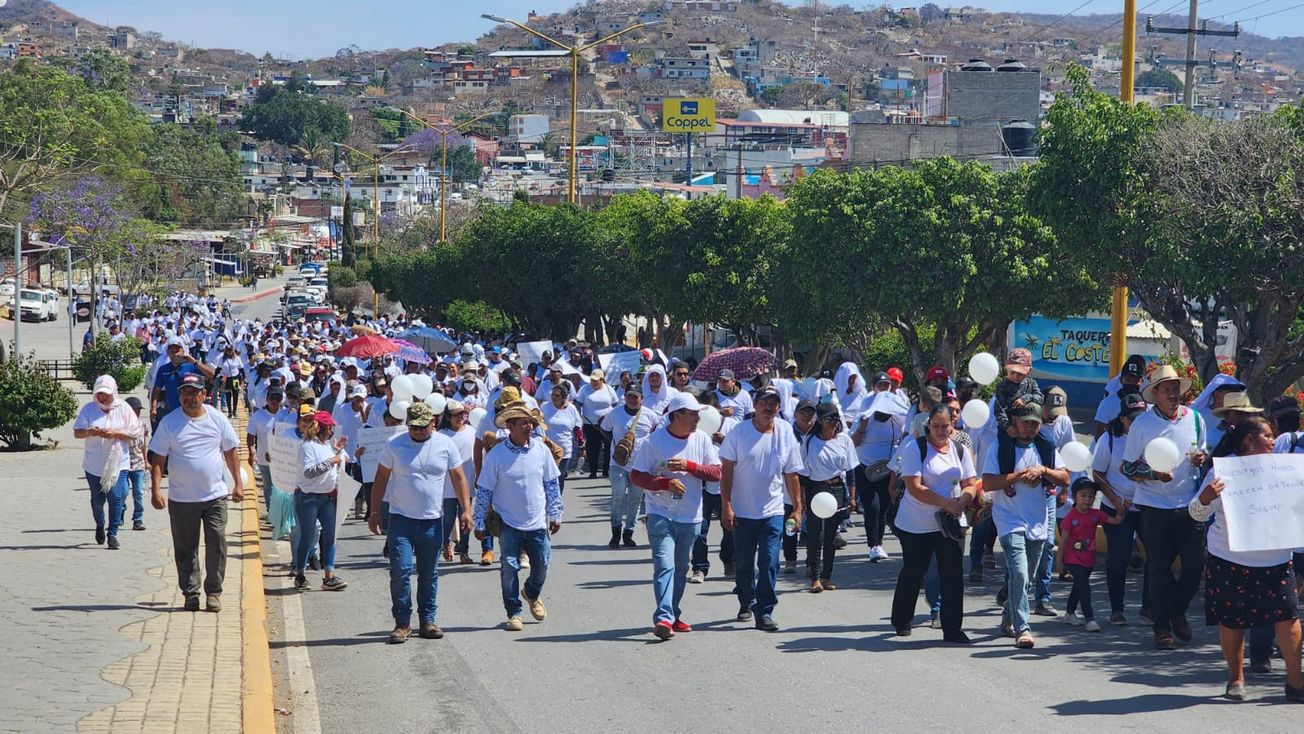marchan por la paz en guerrero
