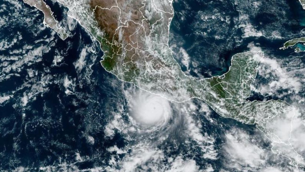 Aerolíneas suspenden operaciones en Guerrero por huracán Otis