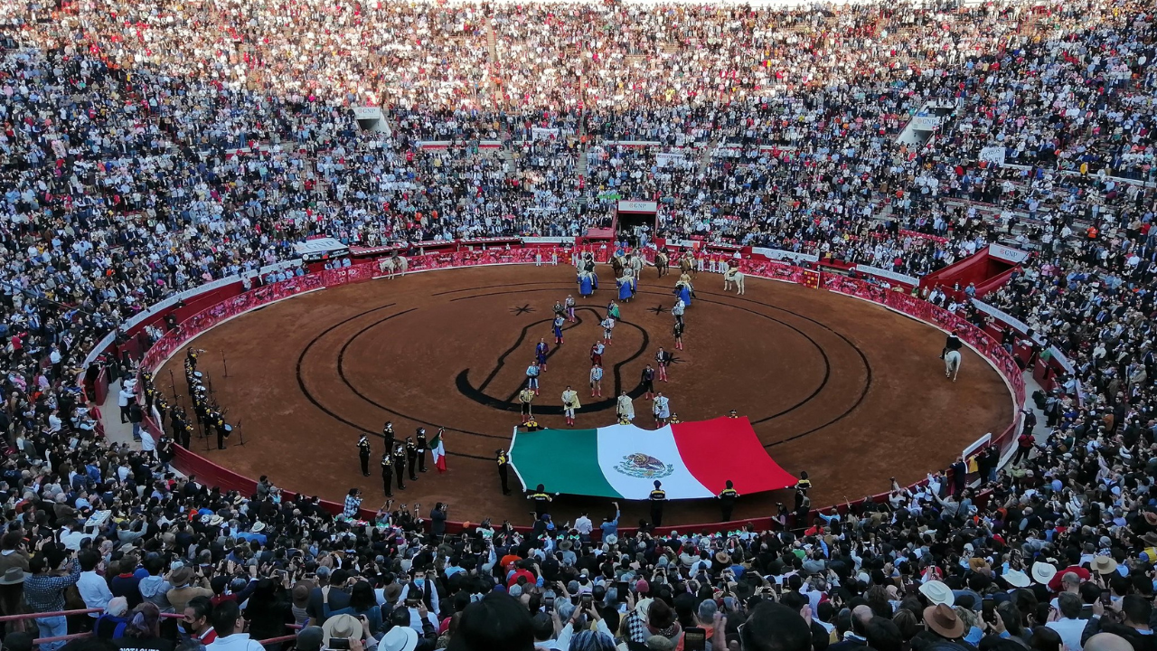 Deben ir con un neurólogo: Faitelson explota contra aficionados a los toros