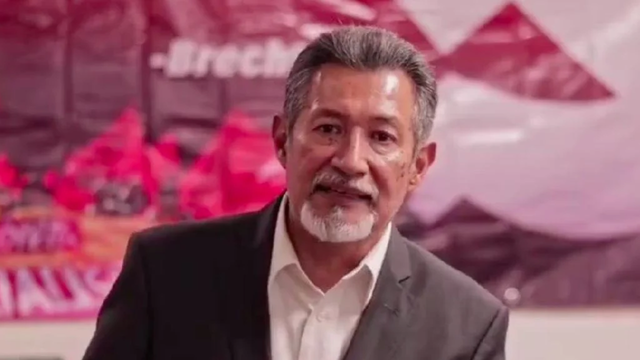 marco davila comunista