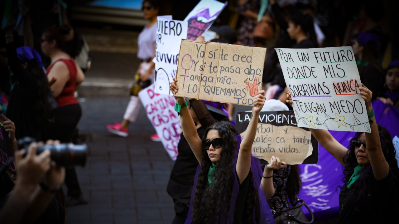 ¿Qué pasa si falto al trabajo por asistir a la marcha del 8M? Esto dice la ley