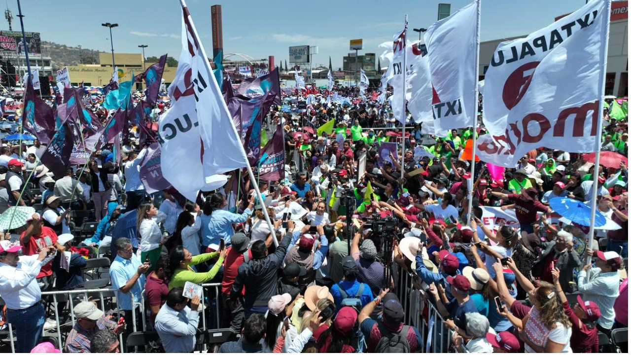 Busca Sheinbaum transporte público seguro y accesible