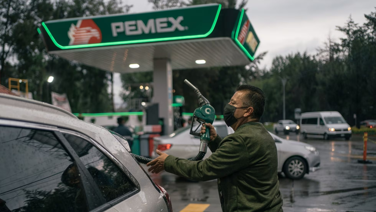 ¿Subirá precio de la gasolina en México en 2025?