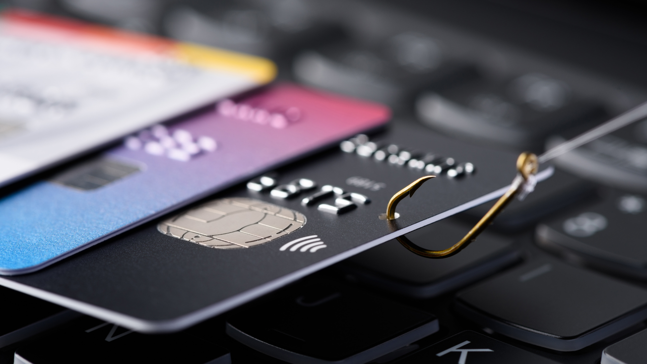 Condusef advierte nueva modalidad de fraude con tarjetas