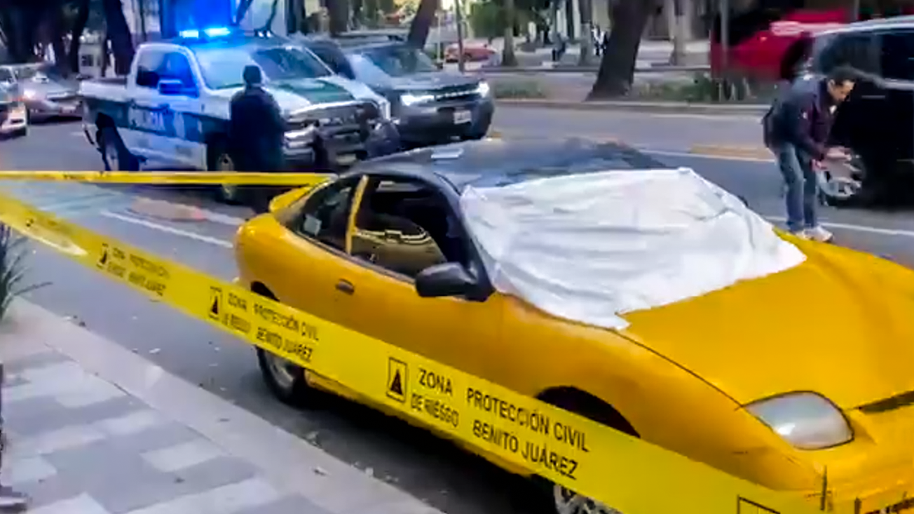Adulto mayor se dispara tras incidente vial en la CDMX