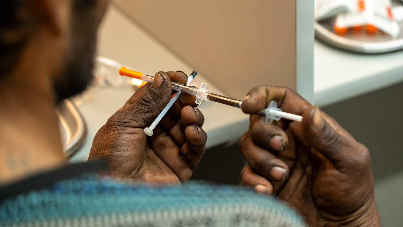 En México, baja consumo de dr0gas en menores, pero aumenta en adultos