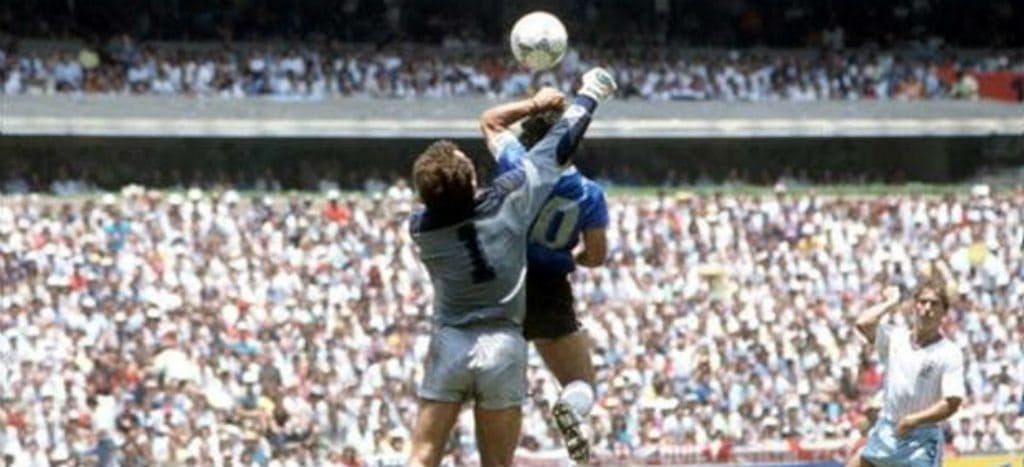 México 86: Maradona usaba una playera de Tepito en aquel icónico partido de "La mano de Dios"