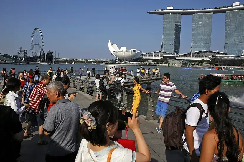 Singapur ofrece más de 50 mil dólares por tener bebés para impulsar la natalidad