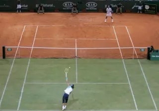 From Grass to Clay: Do Favorites Struggle More Than the Market Expects?