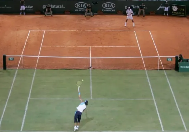 From Grass to Clay: Do Favorites Struggle More Than the Market Expects?