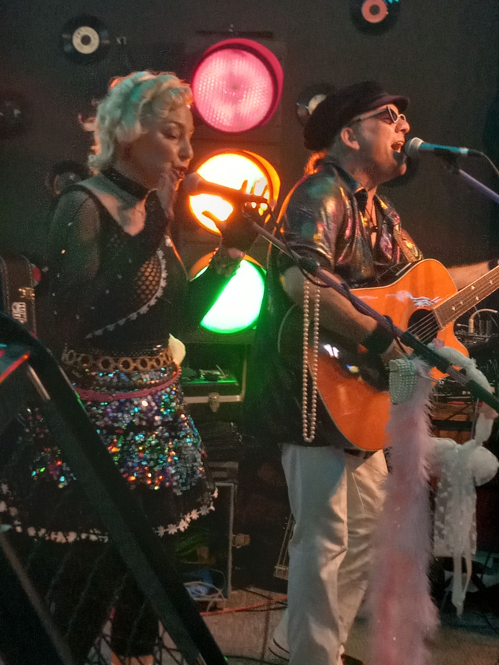 RETRONIX performing!