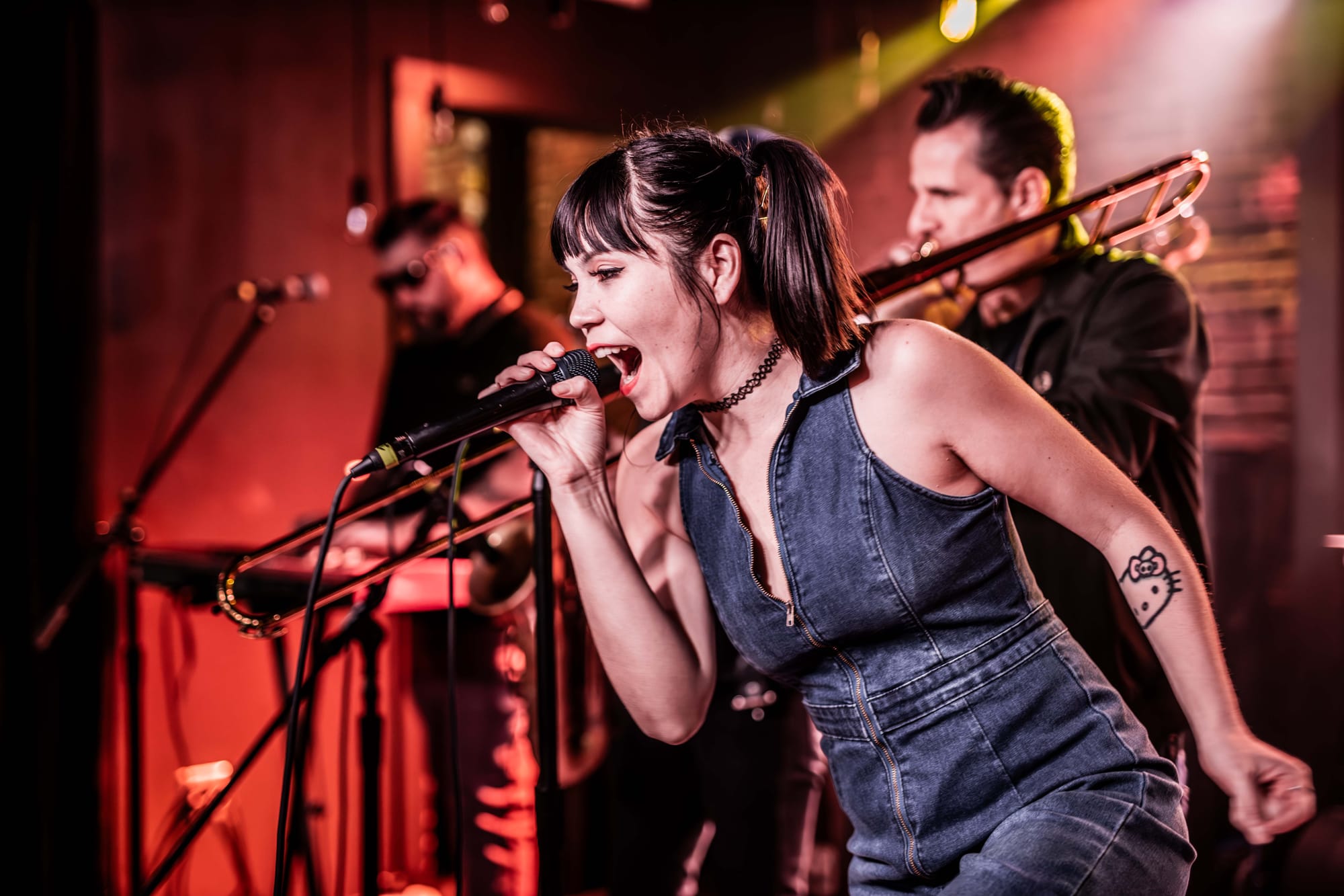 Bite Me Bambi live at The Handlebar (photos by Moth)