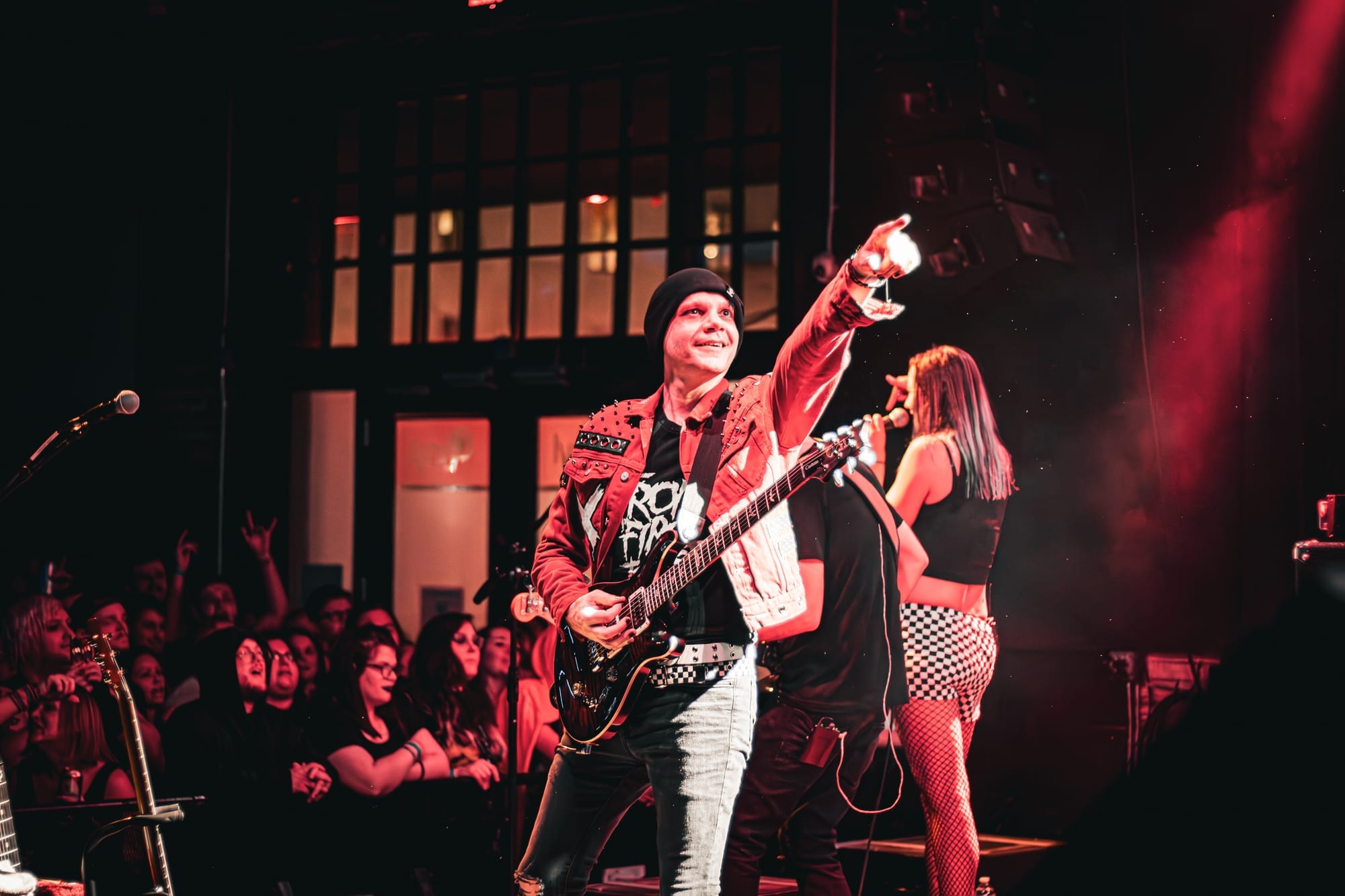 Burt and K-Rox onstage at Vinyl Music Hall in 2024 (photo David Longval)