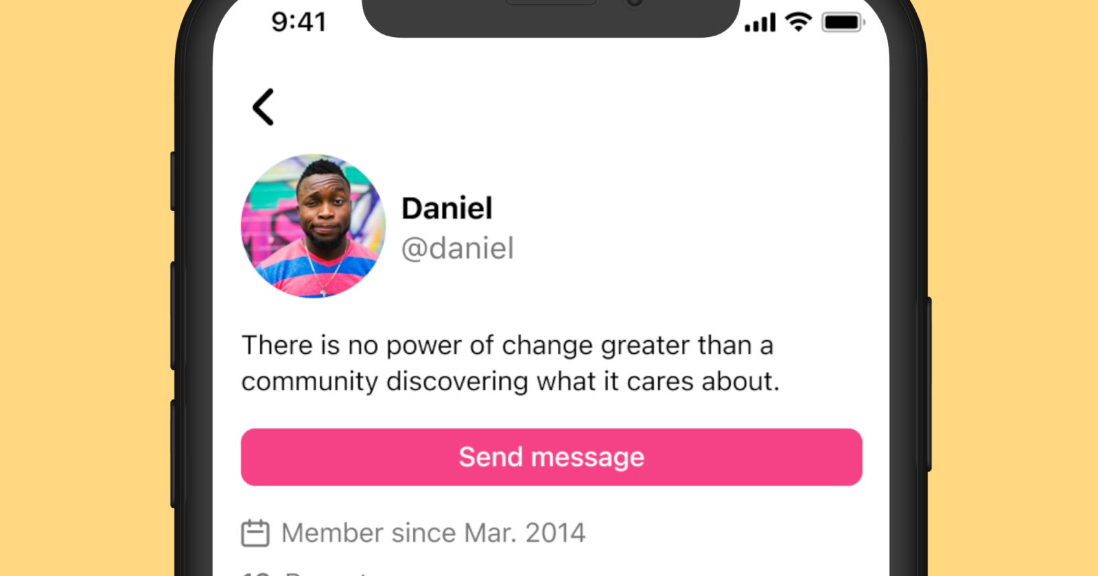 Ve al perfil de un usuario y presiona sobre el botón "Enviar mensaje" (o "Send message" en inglés) para mandarle un mensaje.