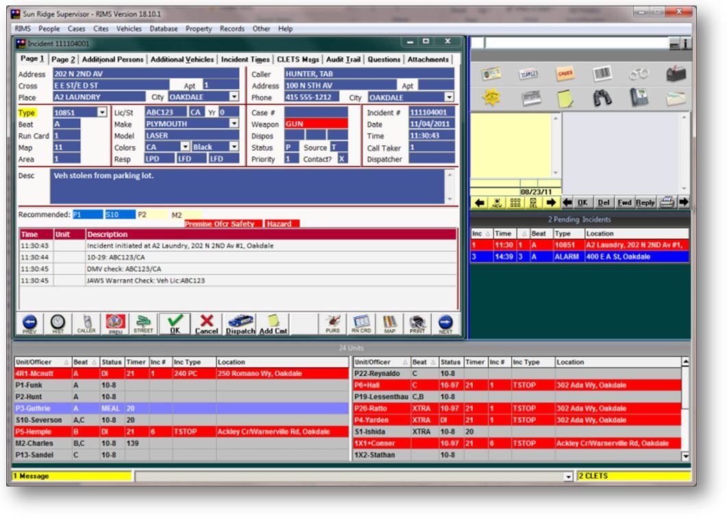Ejemplo de un CAD tradicional: exceso de campos, falta de jerarquía y foco visual.