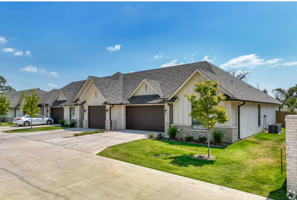 16 Multifamily Units at $5,750,000 in Tyler Tx!💰