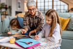 Assistants familiaux : vers la fin de la limite couperet des 70 ans ?