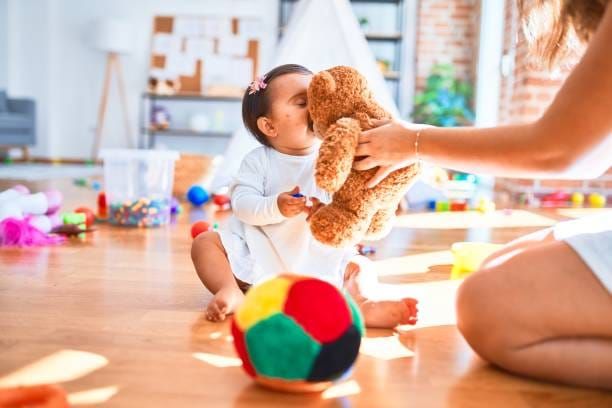  Près de 44 % des professionnelles de la petite enfance envisagent de quitter leur structure, et 30 % songent à quitter la profession.