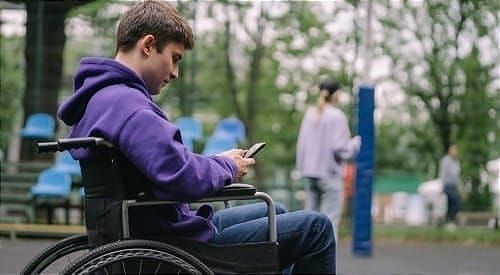 63,3 % des jeunes en situation de handicap déclarent avoir déjà renoncé à faire valoir leurs droits.