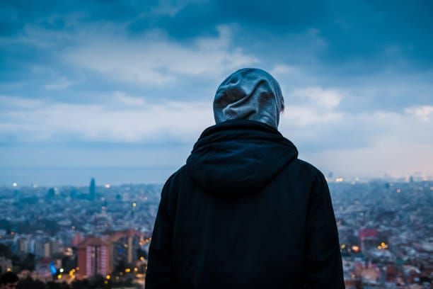 la résolution du CESE souligne que « le secteur associatif, particulièrement dans les quartiers populaires, est fragilisé par des crises successives »