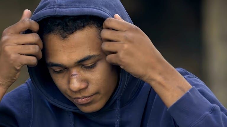 Le trouble le plus fréquent ches les jeunes exilés est le syndrome psychotraumatique, état de stress post-traumatique et traumas complexes confondus.