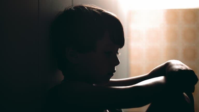 Après des décennies d’une médiatisation faite de flux et de reflux, l’ordinaire des violences sexuelles est encore largement invisibilisé. 