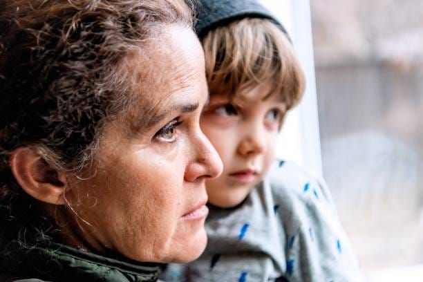 ATD Quart Monde plaide pour un renforcement « du soutien à la parentalité et des politiques de prévention ».